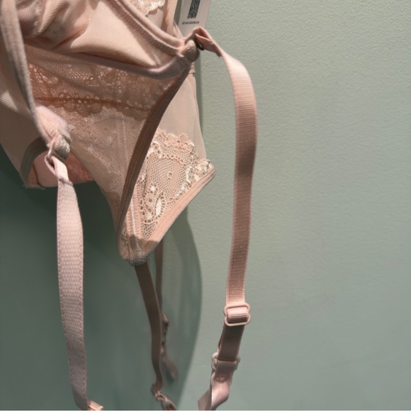 NWT- Rene Rofe Light Pink Blush Lace Bustier With Garters Lingerie Small Womens - Picture 7 of 7